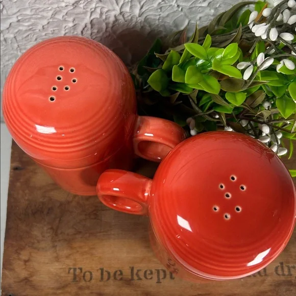 Fiesta Persimmon 1989 Salt & Pepper Shaker Set Homer Laughlin HLC USA Fiestaware - Picture 4 of 12